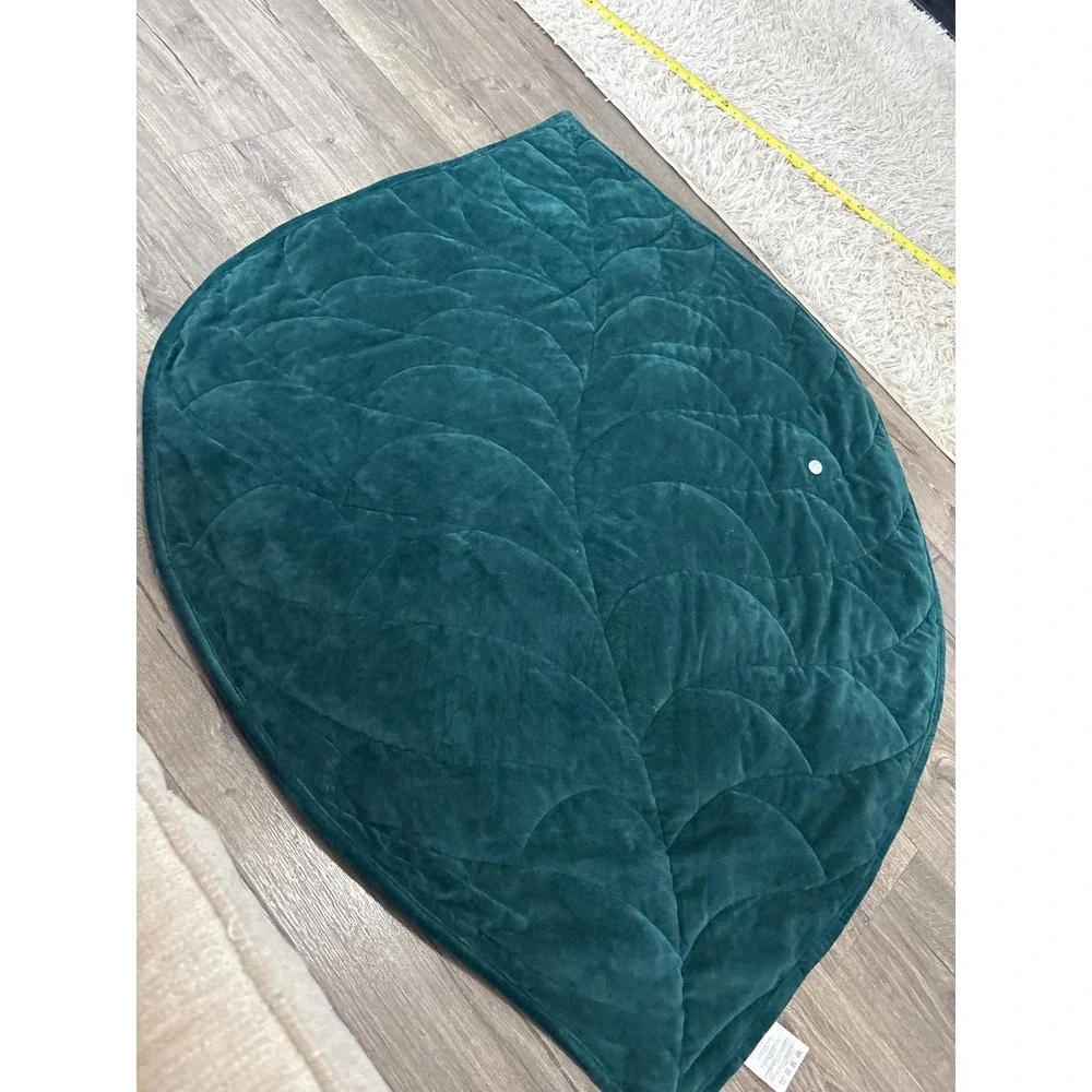 Kaisa Weighted Leaf Blanket Teal‎ Green Velvet Quilted Botanical Throw 51x41